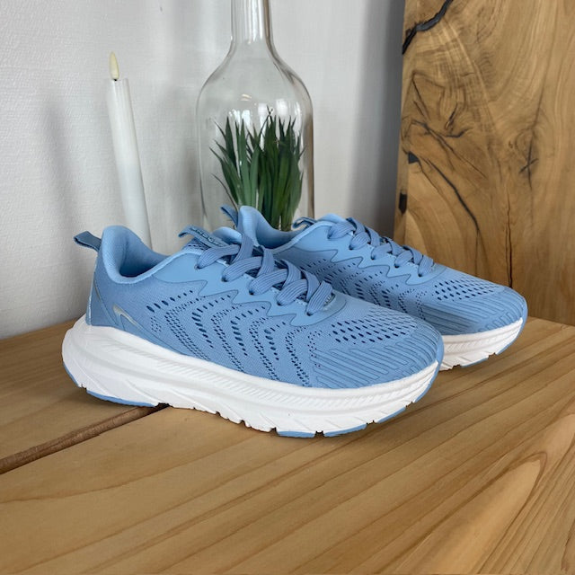 Endurance blå sneaker med vit sula – andningsbar komfort