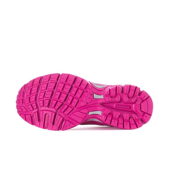 Women’s fuchsia running sneakers with textured rubber outsole tread