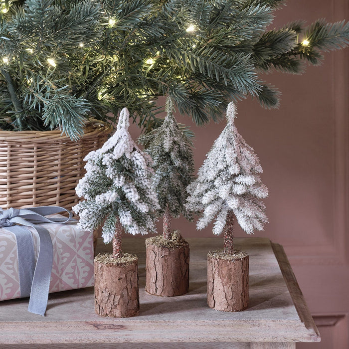 L4F24047-Setof321cmSnowyWinterTrees.jpg