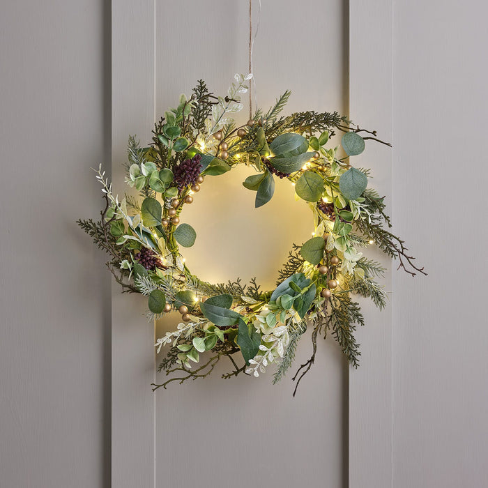 D-WR24008 - Classic Gold Berry Wreath & Micro Light Bundle.jpg