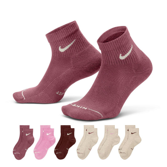 Maroon quarter crew socks with white Nike swoosh, cushioned toe and heel