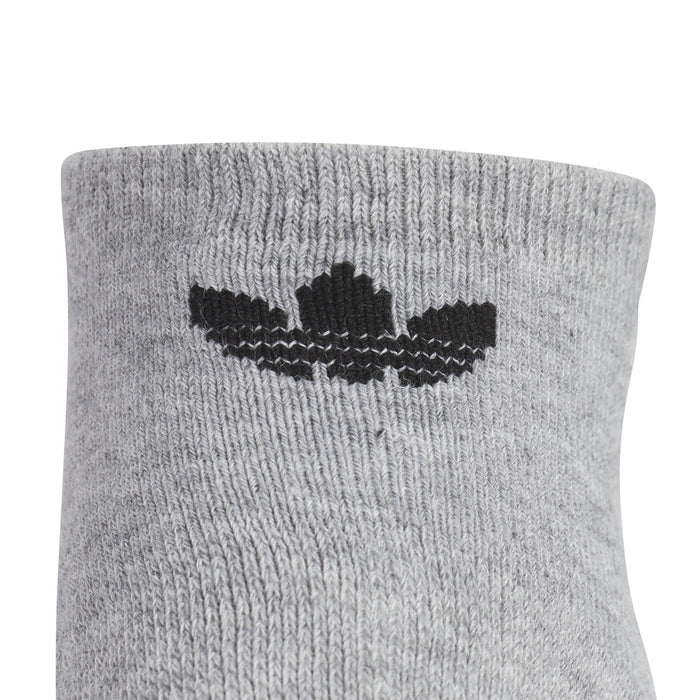 Heather grey no-show sock cuff with black trefoil logo