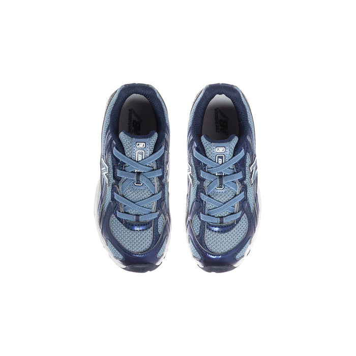 Toddler sneakers toe and lace view, blue and navy mesh upper