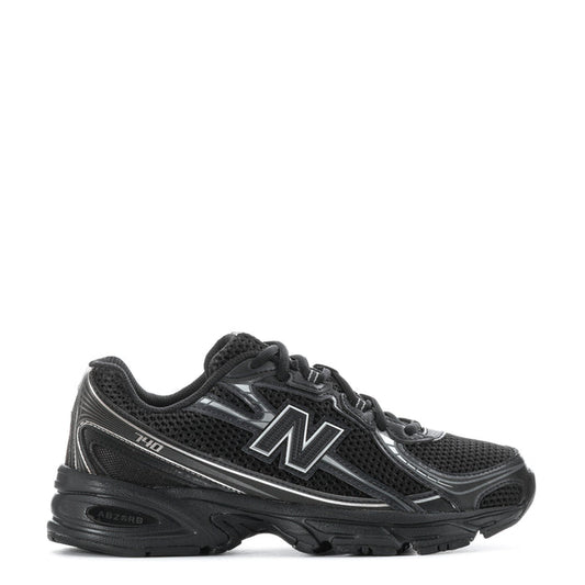 Youth black lace-up sneakers with silver N logo and chunky rubber sole