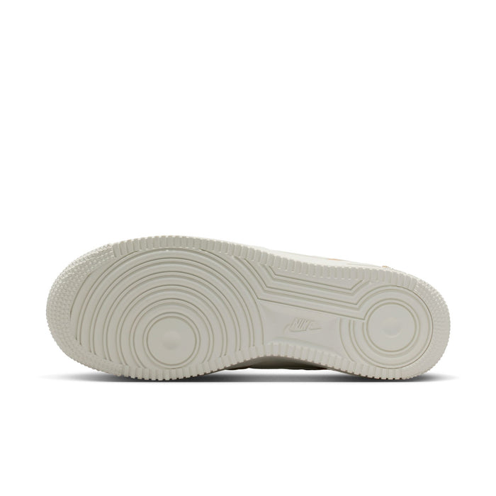 Cream rubber outsole for low-top sneakers with tread pattern
