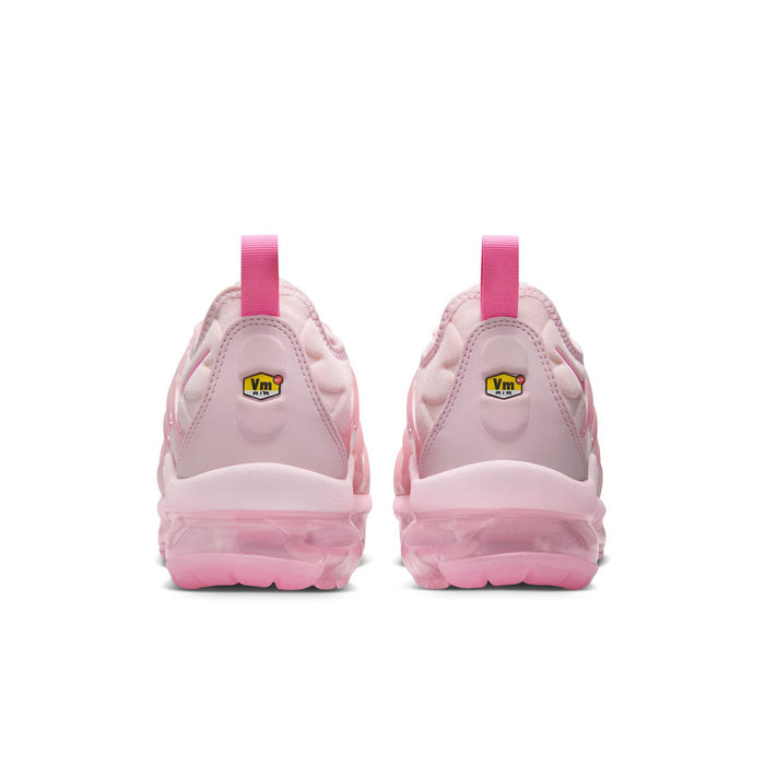 Pink women's sneakers from the heel, with pull tab and cushioned back