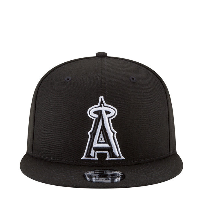 Black baseball cap with white A logo and flat brim snapback