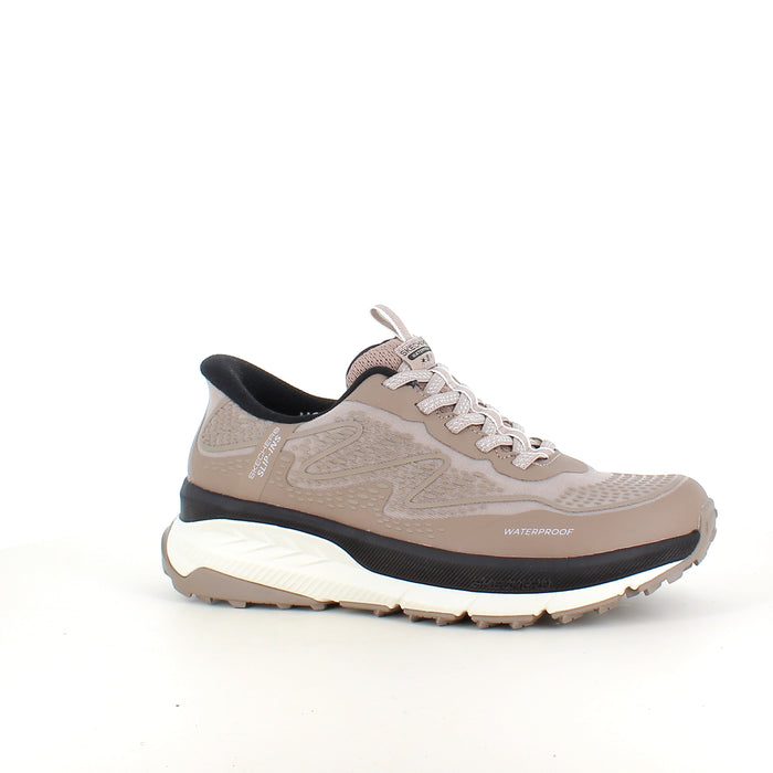 Beige Skechers vattentäta slip-in skor med Memory Foam och god stötdämpning