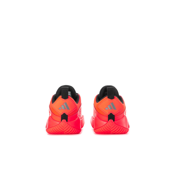 Kids sneakers back view, orange heel with black collar and pull-loop detail.
