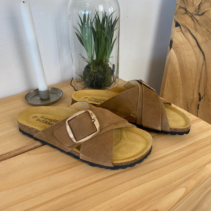 Brun slip-on-sandal med dubbel rem