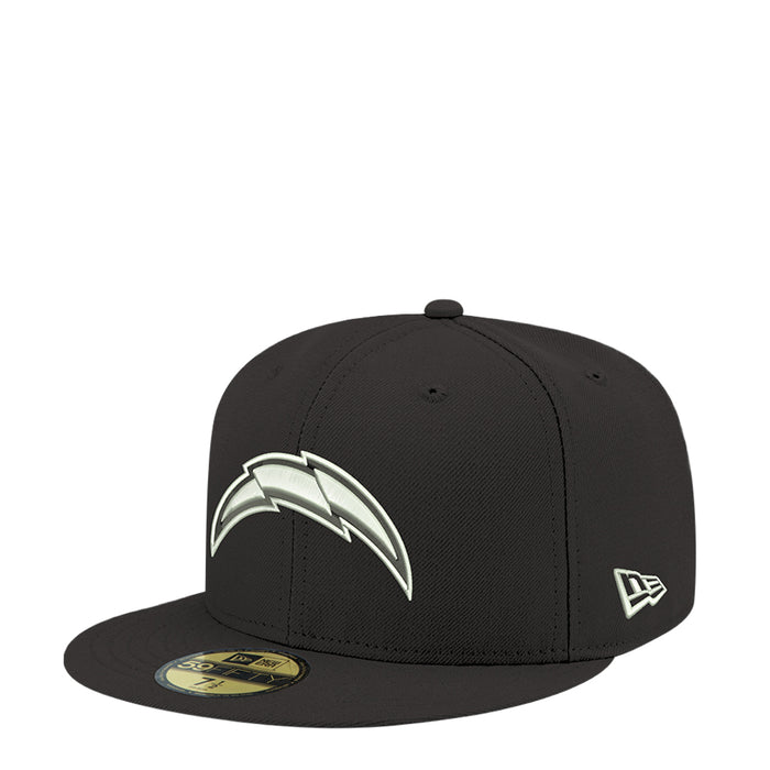 Black baseball cap with front lightning logo and New Era flag on side