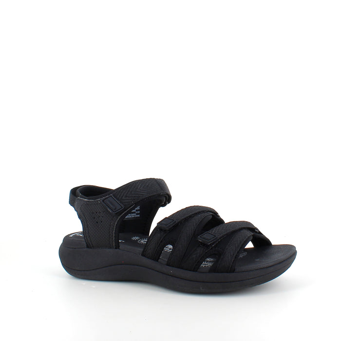 Clarks Cloudsteppers-sandal i svart – lätt och stötdämpande komfort