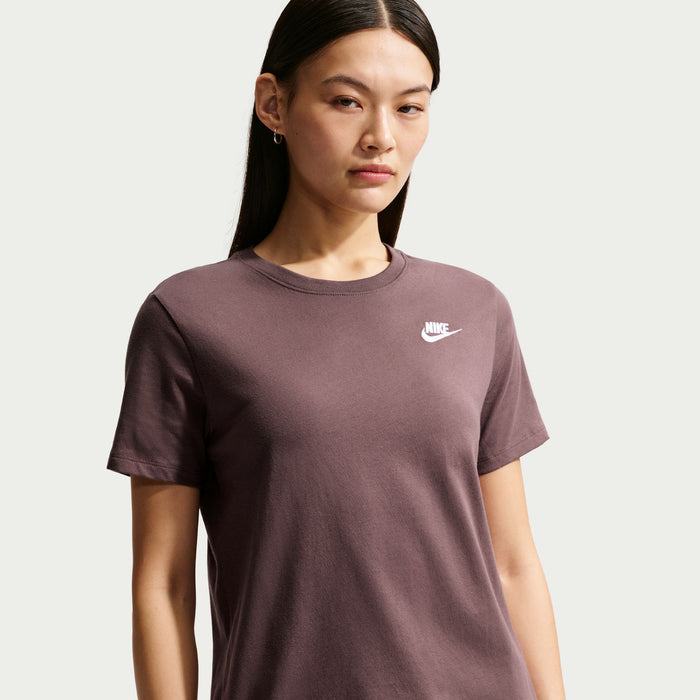 Dark mauve club tee with crew neck and white Nike swoosh logo on the chest.