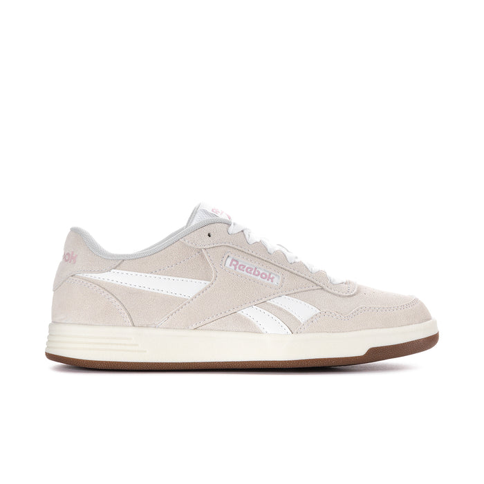 Women’s lace-up sneaker in light beige with white stripes and gum rubber sole