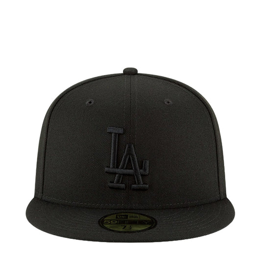 Black baseball cap with embroidered LA logo on the front