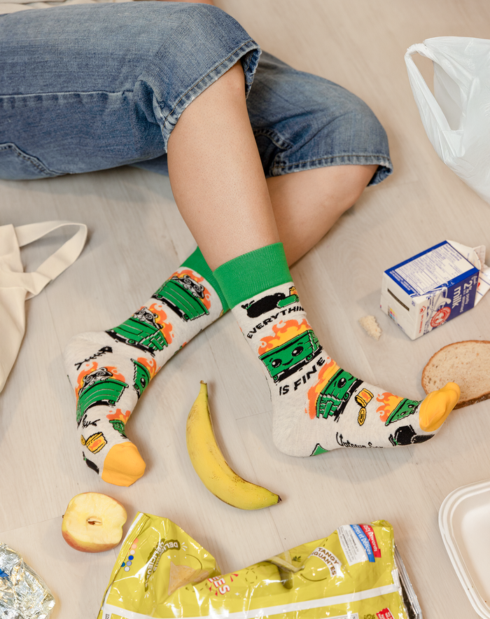 FUNNY DUMPSTER FIRE EVERYTHING IS FINE MEME SOCKS MEN UPTOWN SOX