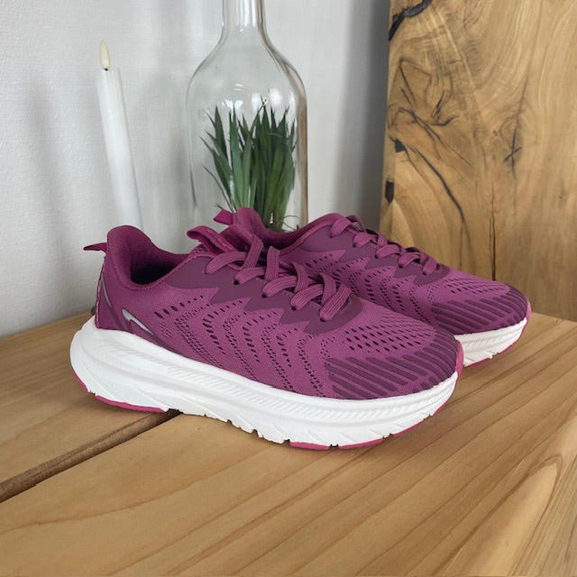 Endurance lila sneaker med vit sula – andningsbar komfort