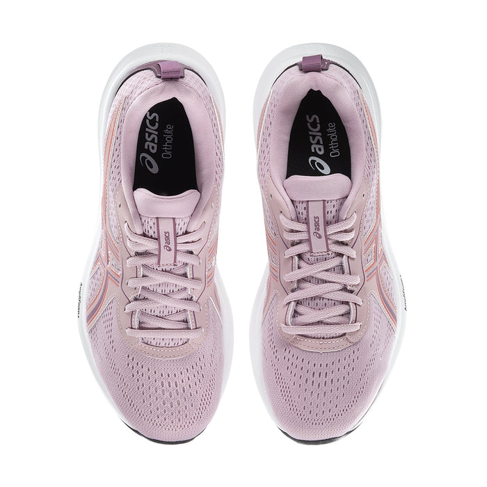 Women's mauve running shoes, front view with lace-up closure and black inner lining