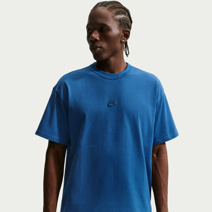 Court blue men’s crewneck T-shirt detail with small chest logo