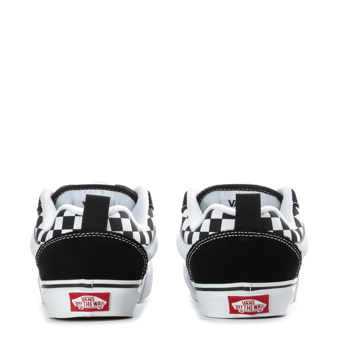 Kids low-top sneakers heel view, black and white checkered collar, red logo patch