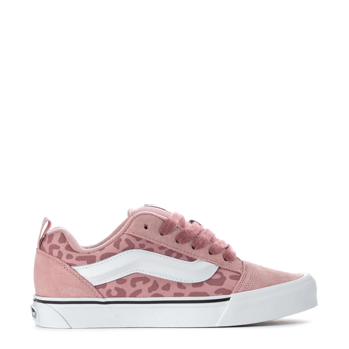 Youth pink leopard-print sneakers with white side stripe, lace-up