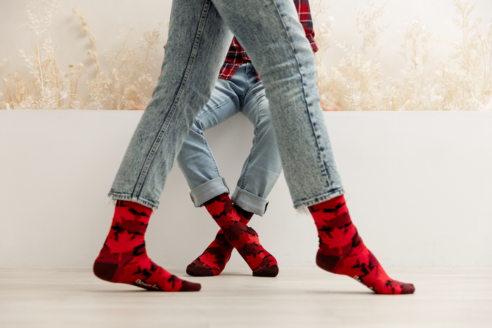 RED CANADA MAPLE LEAF PATTERN SOCKS WOMEN UPTOWN SOX