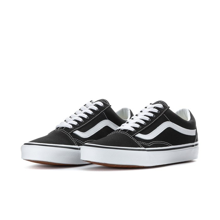 Men's black low-top sneakers, white laces and side stripe, gum sole