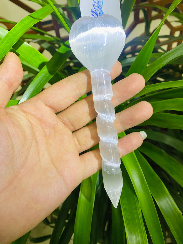 Plaster heart-shaped scepter