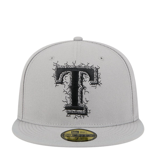 Grey baseball cap with cracked letter “T” front logo and flat brim