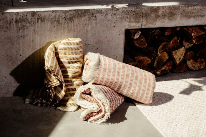 Salmon Raheen Irish Wool Throw Blanket - Cushendale Woollen Mills