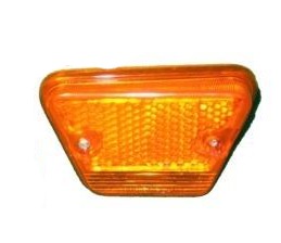 tr6-518033 FRONT SIDE MARKER  Lens RH