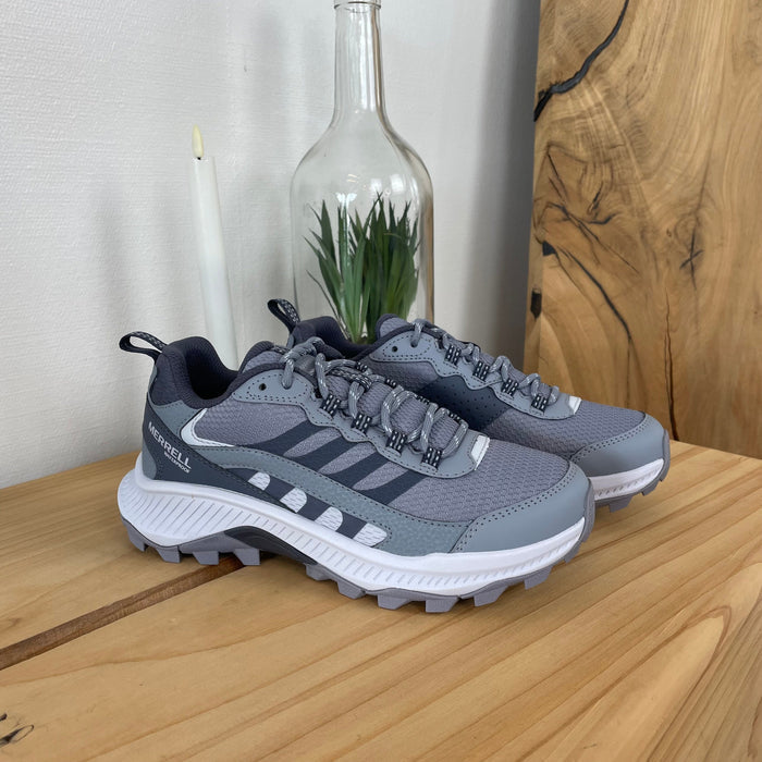 Vattentät vandringssko med komfort och bra grepp från Merrell